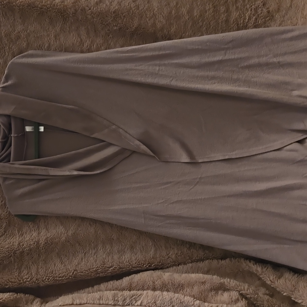 Light sleeveless throw